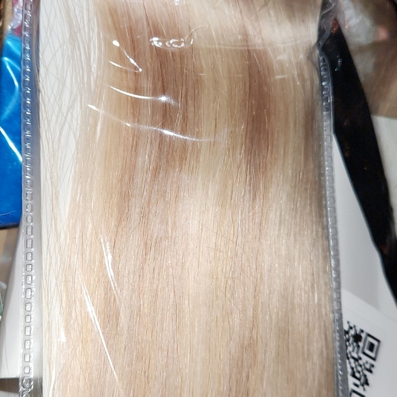 Remi Human hair 2 toned blonde tapes 22 in - Picture 5 of 5
